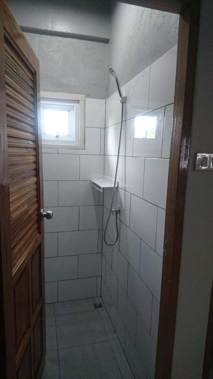 Easy Rooms And Minimart Ko Lanta Buitenkant foto
