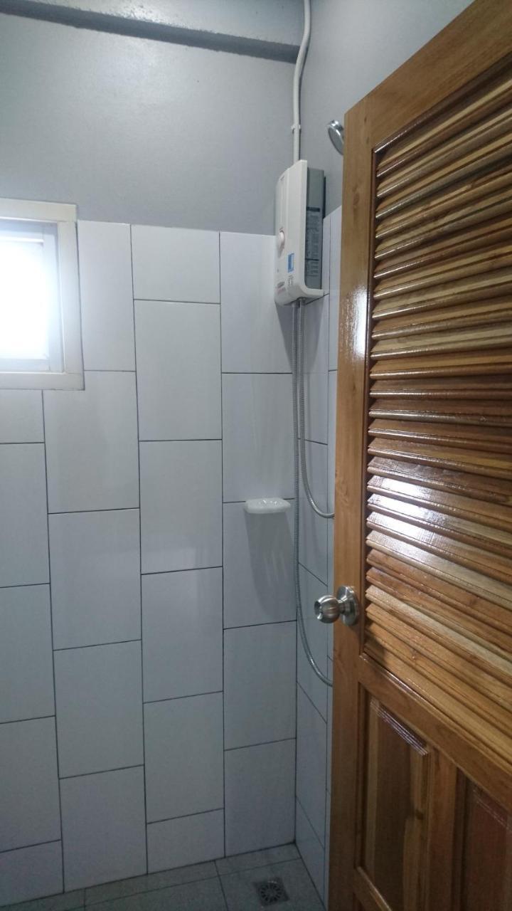 Easy Rooms And Minimart Ko Lanta Buitenkant foto