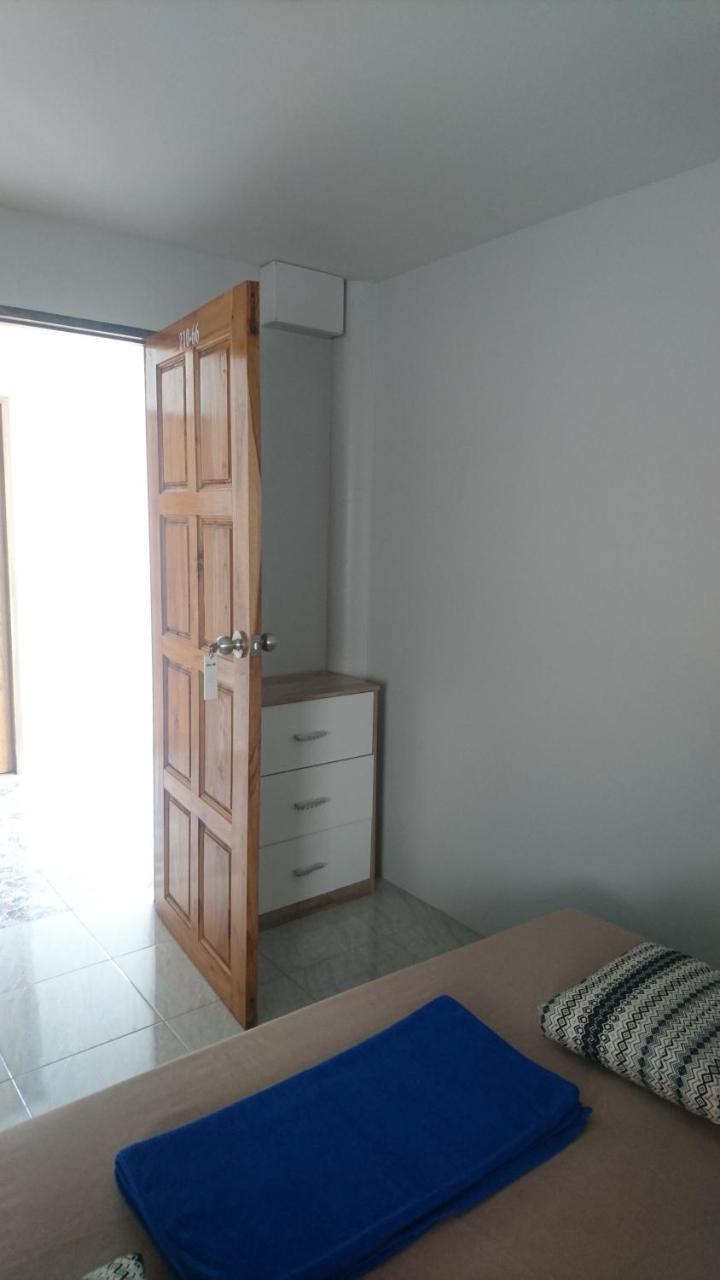 Easy Rooms And Minimart Ko Lanta Buitenkant foto